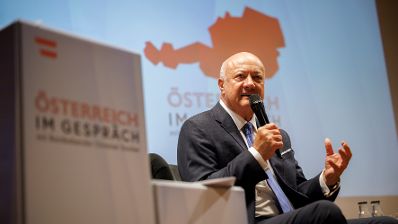 Am 24. Juli 2026 lud Bundeskanzler Christian Stocker (im Bild) zur Veranstaltung "&Ouml;sterreich im Gespr&auml;ch" in Schwarzenberg.