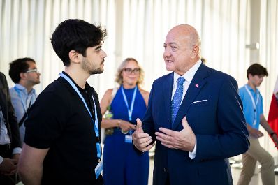 Am 28. Juli 2026 lud Bundeskanzler Christian Stocker (r.) zur Veranstaltung "&Ouml;sterreich im Gespr&auml;ch" in Wien.