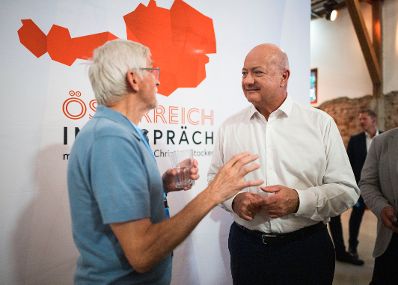 Am 4. August 2026 lud Bundeskanzler Christian Stocker (r.) zur Veranstaltung "&Ouml;sterreich im Gespr&auml;ch" in Graz.