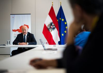 Am 21. August 2026 lud Bundeskanzler Christian Stocker (l.) zur Veranstaltung "&Ouml;sterreich im Gespr&auml;ch" in Eisenstadt.