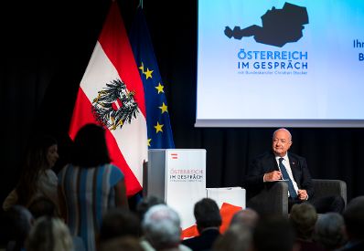 Am 21. August 2026 lud Bundeskanzler Christian Stocker (im Bild) zur Veranstaltung "&Ouml;sterreich im Gespr&auml;ch" in Eisenstadt.