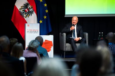 Am 21. August 2026 lud Bundeskanzler Christian Stocker (im Bild) zur Veranstaltung "&Ouml;sterreich im Gespr&auml;ch" in Eisenstadt.