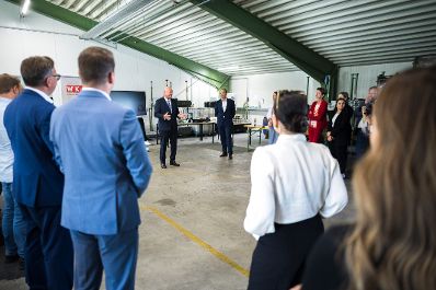 Am 29. September 2026 nahm Bundeskanzler Christian Stocker (im Bild) im Rahmen seines Bundesl&auml;ndertages in Nieder&ouml;sterreich an einem Austausch mit Funktion&auml;ren der WKN&Ouml; Wirtschaftskammer Nieder&ouml;sterreich teil.