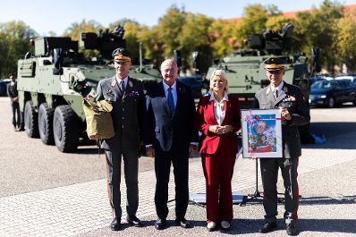 Am 29. September 2026 nahm Bundeskanzler Christian Stocker gemeinsam mit Bundesministerin Klaudia Tanner an der Verabschiedung und Amts&uuml;bernahme des Generalstabschefs in der Maria-Theresien-Kaserne teil.