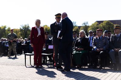 Am 29. September 2026 nahm Bundeskanzler Christian Stocker gemeinsam mit Bundesministerin Klaudia Tanner an der Verabschiedung und Amts&uuml;bernahme des Generalstabschefs in der Maria-Theresien-Kaserne teil.