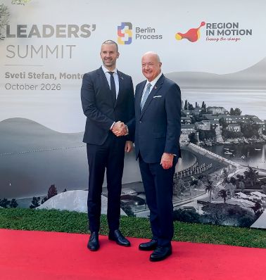 Am 22. Oktober 2026 reiste Bundeskanzler Christian Stocker (r.) zum Berlin Process Leaders' Summit nach Montenegro. Im Bild mit Premierminister von Montenegro ist Milojko Spajić (l.).