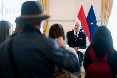 Am 26. Oktober 2026 lud Bundeskanzler Christian Stocker (im Bild) anl&auml;sslich des Nationalfeiertags Besucherinnen und Besucher zum Tag der offenen T&uuml;r ins Bundeskanzleramt.