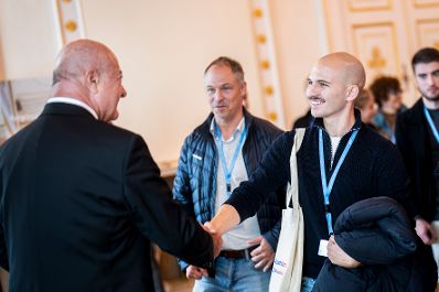Am 26. Oktober 2026 lud Bundeskanzler Christian Stocker (im Bild) anl&auml;sslich des Nationalfeiertags Besucherinnen und Besucher zum Tag der offenen T&uuml;r ins Bundeskanzleramt.