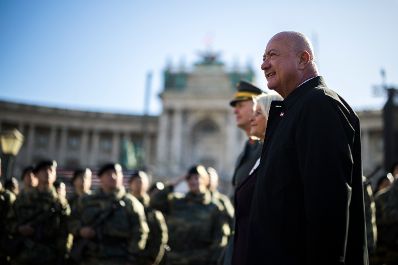 Am 26. Oktober 2026 fanden anl&auml;sslich des Nationalfeiertages Feierlichkeiten am Wiener Heldenplatz statt. Im Bild Bundeskanzler Christian Stocker.