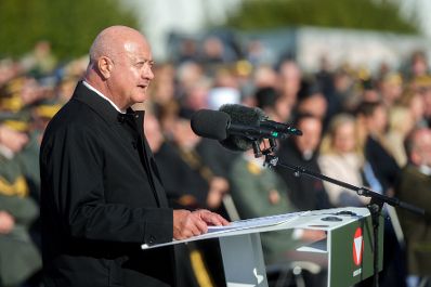 Am 26. Oktober 2026 fanden anl&auml;sslich des Nationalfeiertages Feierlichkeiten am Wiener Heldenplatz statt. Im Bild Bundeskanzler Christian Stocker.