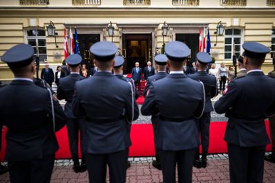 Am 17. September 2026 reiste Bundeskanzler Christian Stocker (m.r.) zu einem Arbeitsbesuch nach Warschau. Im Bild mit dem Premierminister von Polen Donald Tusk (m.l.).