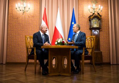 Am 17. September 2026 reiste Bundeskanzler Christian Stocker (l.) zu einem Arbeitsbesuch nach Warschau. Im Bild bei einem Arbeitsgespr&auml;ch mit dem Premierminister von Polen Donald Tusk (r.).