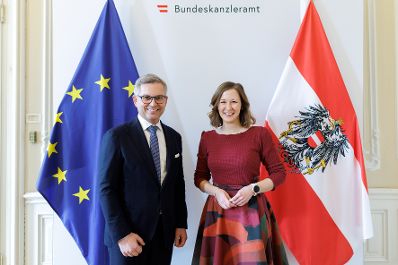 Am 17. M&auml;rz 2025 empfing Bundesministerin Claudia Plakolm (r.) den EU-Kommissar f&uuml;r Inneres und Migration Magnus Brunner (l.) zu einem Gespr&auml;ch.