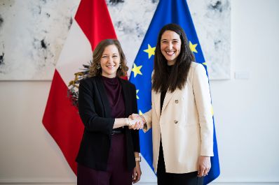 Am 26. M&auml;rz 2025 empfing Bundesministerin Claudia Plakolm (l.) die EU-Abgeordnete Sophia Kircher (r.) zu einem Arbeitsgespr&auml;ch.