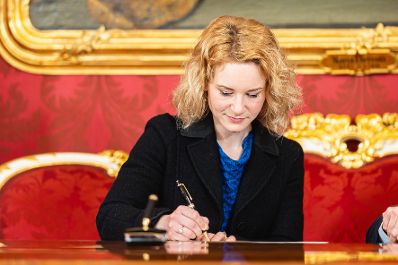 Am 2. April 2025 wurden Regierungsmitglieder von Bundespr&auml;sident Alexander Van der Bellen f&uuml;r neue Zust&auml;ndigkeiten angelobt. Im Bild Bundesministerin Eva-Maria Holzleitner.