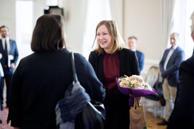 Am 23. April 2025 empfing Bundesministerin Claudia Plakolm Vertreter der Volksgruppen im Bundeskanzleramt.