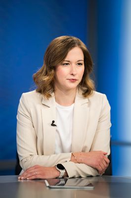 Am 4. Mai 2025 stellte sich Bundesministerin Claudia Plakolm (im Bild) den Fragen der ORF-Pressestunde.