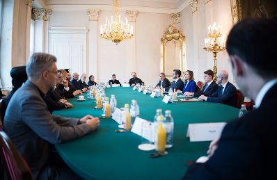 Am 6. Mai 2025 lud Bundesministerin Claudia Plakolm anl&auml;sslich des &bdquo;Empfang zur Osterzeit&ldquo; zahlreiche Vertreter der Kirchen und Religionsgesellschaften in &Ouml;sterreich, ins Bundeskanzleramt ein.