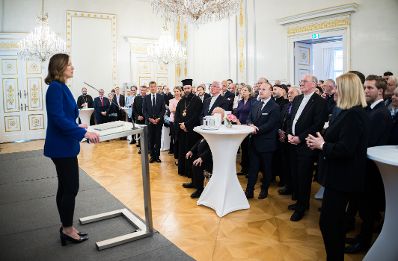Am 6. Mai 2025 lud Bundesministerin Claudia Plakolm (l.) anl&auml;sslich des &bdquo;Empfang zur Osterzeit&ldquo; zahlreiche Vertreter der Kirchen und Religionsgesellschaften in &Ouml;sterreich, ins Bundeskanzleramt ein.