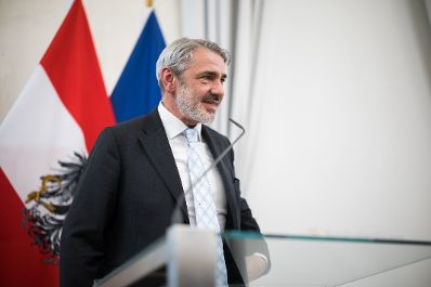 Am 6. Mai 2025 lud Bundesministerin Claudia Plakolm anl&auml;sslich des &bdquo;Empfang zur Osterzeit&ldquo; zahlreiche Vertreter der Kirchen und Religionsgesellschaften in &Ouml;sterreich, ins Bundeskanzleramt ein.