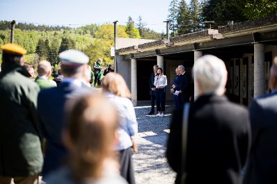 Am 10. Mai 2025 nahm Staatssekret&auml;rin Claudia Plakolm an der Kranzniederlegung anl&auml;sslich des Europatags beim Denkstein des Eisernen Vorhang in Guglwald teil.