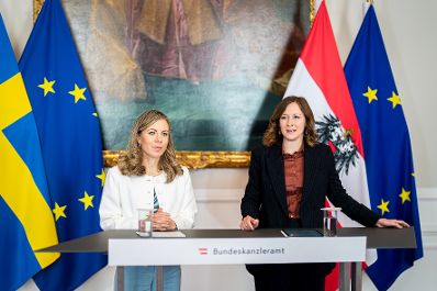 Am 14. Mai 2025 empfing Bundesministerin Claudia Plakolm (r.) die schwedischen EU-Ministerin Jessica Rosencrantz (l.) zu einem Arbeitsbesuch im Bundeskanzleramt.
