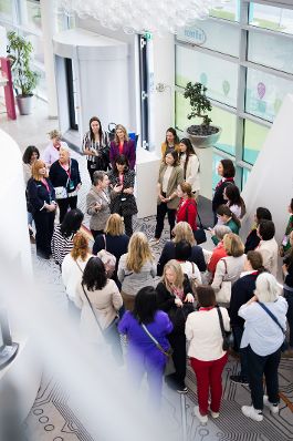 Am 16. Mai 2025 besuchte Bundesministerin Claudia Plakolm im Rahmen ihres Bundesl&auml;ndertages das Halbleiterherstellungsunternehmen Infineon.