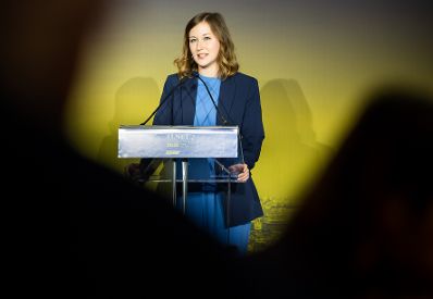 Am 19. Mai 2025 reiste Bundesministerin Claudia Plakolm zu einem Arbeitsbesuch nach Paris. Im Bild beim der ELNET International Policy Conference 2025.