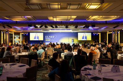 Am 19. Mai 2025 reiste Bundesministerin Claudia Plakolm zu einem Arbeitsbesuch nach Paris. Im Bild bei der ELNET International Policy Conference 2025.