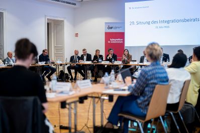 Am 22. Mai 2025 nahm Bundesministerin Claudia Plakolm an der Sitzung des Integrationsbeirat teil.