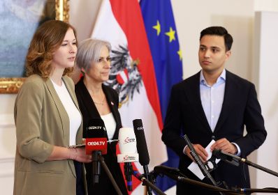 Am 28. Mai 2025 nahmen (v.l.n.r.) Bundesministerin Bundesministerin Claudia Plakolm, Bundesministerin Anna Sporrer und Klubobmann Yannick Shetty am Doorstep vor dem Ministerrat teil.