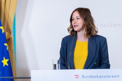 Am 25. August 2025 gab Bundesministerin Claudia Plakolm (im Bild) gemeinsam mit der Leiterin der Direktion Bev&ouml;lkerung der Statistik Austria, Regina Fuchs eine Pressekonferenz zum Thema Elementarp&auml;dagogik.