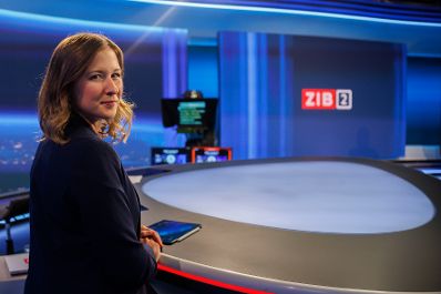 Am 10. September 2025 war Bundesministerin Claudia Plakolm (im Bild) zu Gast in der ZIB 2.