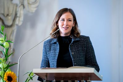Am 10. September 2025 nahm Bundesministerin Claudia Plakolm (im Bild) an der Vollversammlung der Bisch&ouml;fe teil.