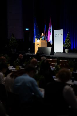 Am 29. September 2025 nahm Bundesministerin Claudia Plakolm (im Bild) im Rahmen ihres Bundesl&auml;ndertages in Salzburg am 21. Europe Summit &bdquo;Europa und Hoffnung&ldquo; teil.