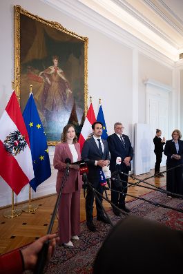 Am 1. Oktober 2025 nahmen (v.l.n.r.) Bundesministerin Claudia Plakolm, Bundesminister Christoph Wiederkehr und Staatssekret&auml;r J&ouml;rg Leichtfried am Doorstep vor dem Ministerrat teil.