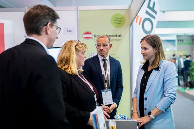 Am 25. August 2025 besuchte Bundesministerin Claudia Plakolm (r.) im Rahmen ihres Bundesl&auml;ndertages die K&auml;rntner Messen in Klagenfurt.