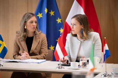 Am 17. November 2025 reiste Bundesministerin Claudia Plakolm (r.) nach Br&uuml;ssel und nahm am Rat f&uuml;r &bdquo;Allgemeine Angelegenheiten&ldquo; der Europ&auml;ischen Union teil.