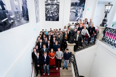 Am 19. November 2025 besuchte das Linzer Technikum Bundesministerin Claudia Plakolm im Bundeskanzleramt.