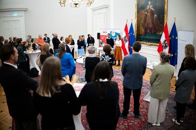 Am 26. November 2025 nahm Bundesministerin Claudia Plakolm gemeinsam mit Staatssekret&auml;rin Ulrike K&ouml;nigsberger-Ludwig an der Verleihung der Plakette zur Gesundheitskompetenten Offenen Jugendarbeit teil.