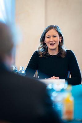 Am 28. November 2025 empfing Bundesministerin Claudia Plakolm (im Bild) den Gro&szlig;kanzler des Souver&auml;nen Ritter- und Hospitalorden vom hl. Johannes zu Jerusalem von Rhodos und Malta Riccardo Patern&ograve; di Montecupo zu einem Arbeitsgespr&auml;ch.