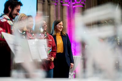 Am 4. Dezember 2025 &uuml;berreichte Bundesministerin Claudia Plakolm (m.) im Rahmen einer feierlichen Gala den 3. Staatspreis f&uuml;r freiwilliges und ehrenamtliches Engagement im Wiener Rathaus.