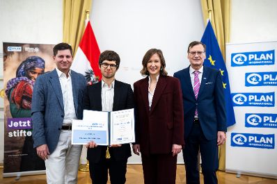 Am 9. Dezember 2025 nahm Bundesministerin Claudia Plakolm an der Verleihung des &bdquo;Plan Medienpreises f&uuml;r Kinderrechte&ldquo; im Bundeskanzleramt teil.