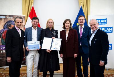 Am 9. Dezember 2025 nahm Bundesministerin Claudia Plakolm an der Verleihung des &bdquo;Plan Medienpreises f&uuml;r Kinderrechte&ldquo; im Bundeskanzleramt teil.