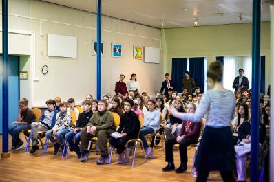 Am 10. Dezember 2025 nahm Bundesministerin Claudia Plakolm an der &bdquo;Mental Health Days&ldquo; Veranstaltung am Bertha-von-Suttner-Gymnasium teil.