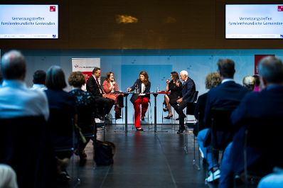 Am 2. Juni 2026 nahm Bundesministerin Claudia Bauer im Rahmen ihres Bundesl&auml;ndertages in Tirol am &bdquo;Vernetzungstreffen familienfreundliche Gemeinden&ldquo; teil .