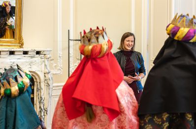 Am 7. J&auml;nner 2026 empfing Bundesministerin Claudia Plakolm (m.r.) Sternsinger im Bundeskanzleramt.
