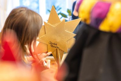 Am 7. J&auml;nner 2026 empfing Bundesministerin Claudia Plakolm Sternsinger im Bundeskanzleramt.