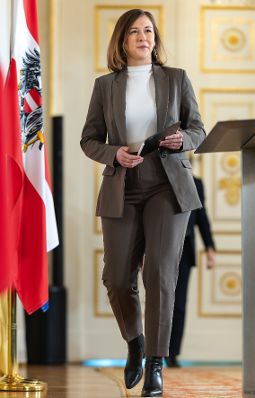 Am 8. J&auml;nner 2026 pr&auml;sentierte Bundesministerin Claudia Plakolm (im Bild) die aktuellen Zivildienst-Zahlen.