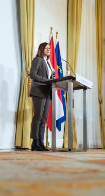 Am 8. J&auml;nner 2026 pr&auml;sentierte Bundesministerin Claudia Plakolm (im Bild) die aktuellen Zivildienst-Zahlen.